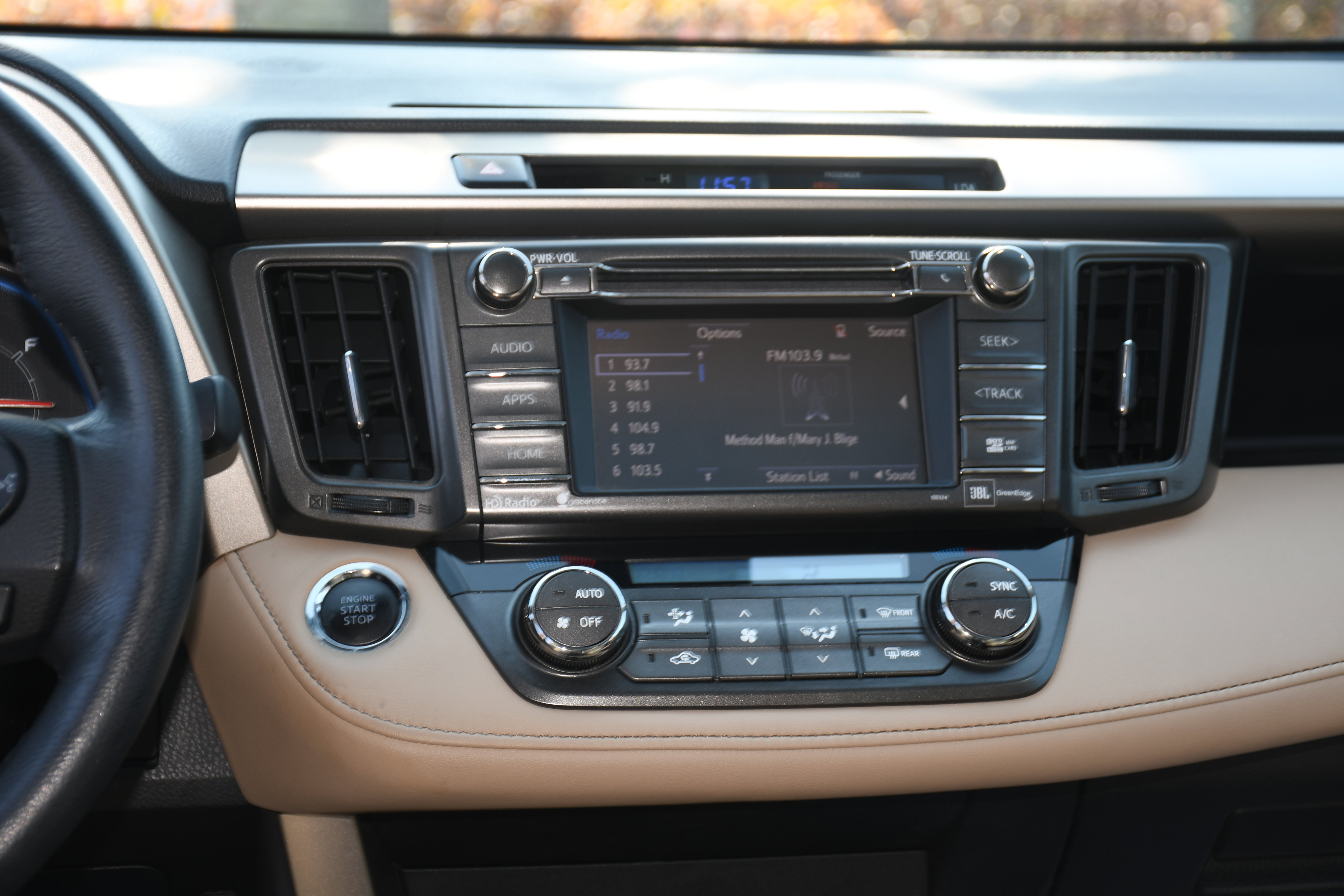 Used 2015 Toyota RAV4 Limited w/ Technology Package image 18