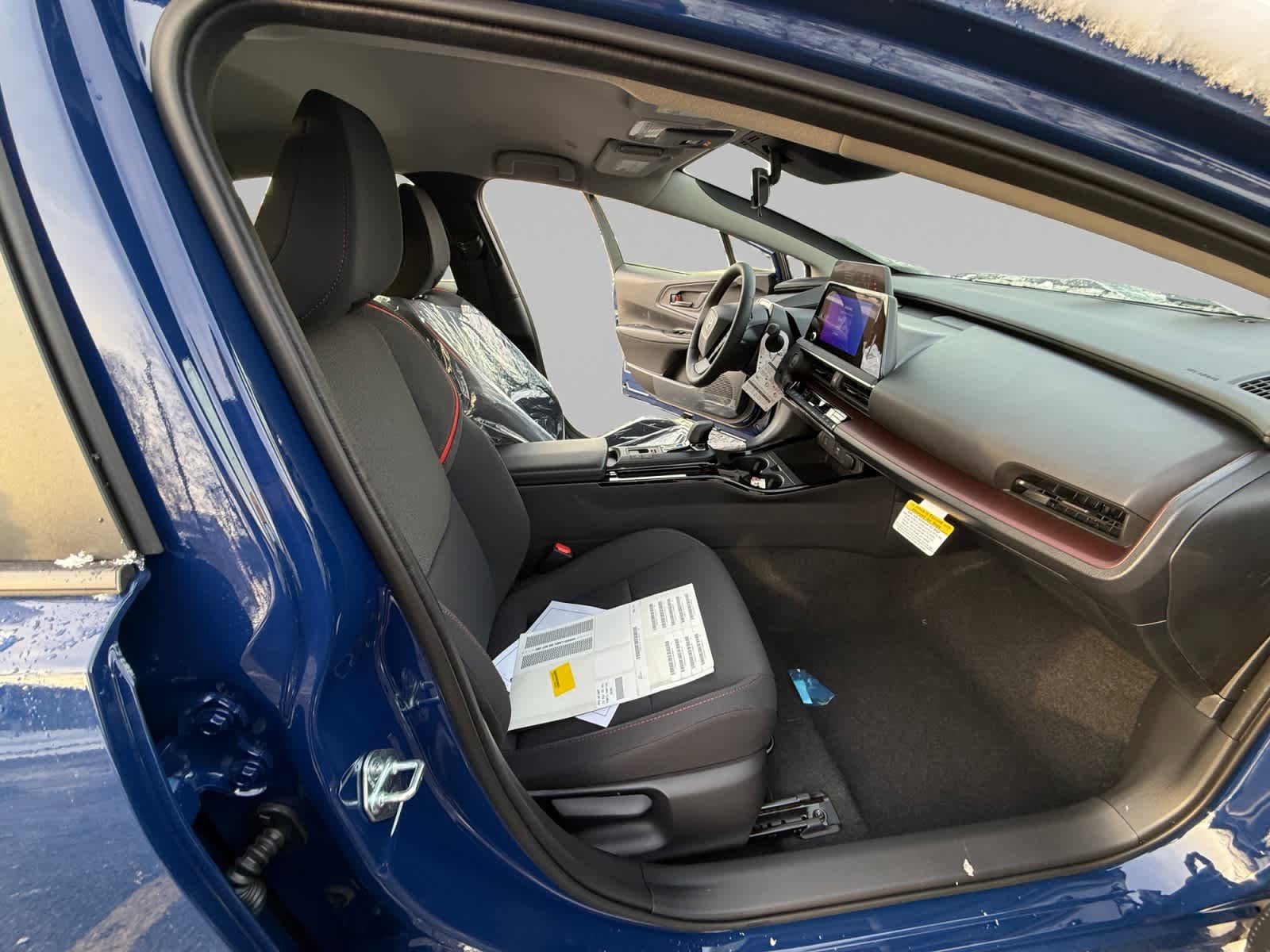 New 2026 Toyota Prius Plug-In Hybrid FWD image 15