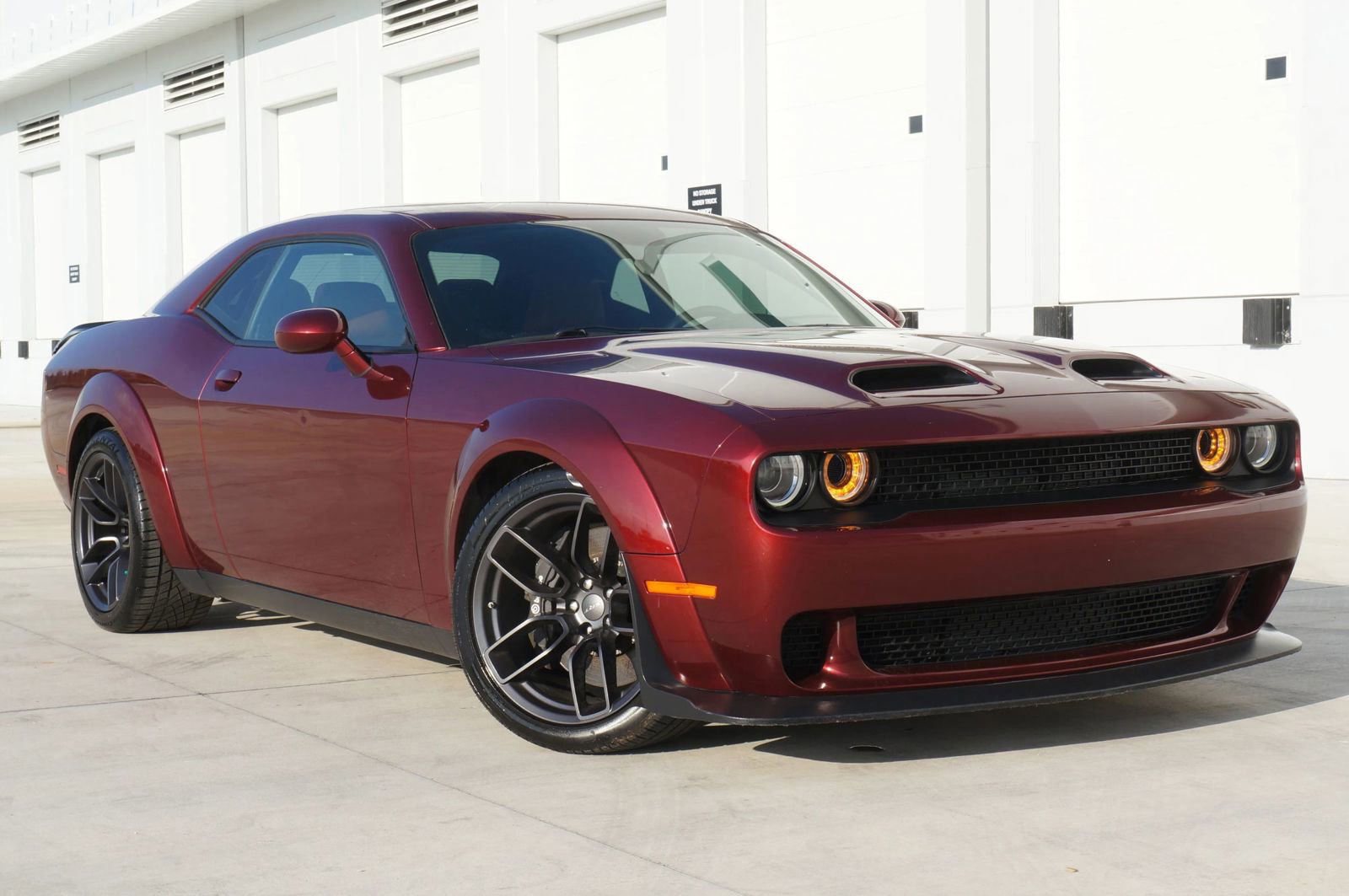 Used 2019 Dodge Challenger SRT Hellcat image 2