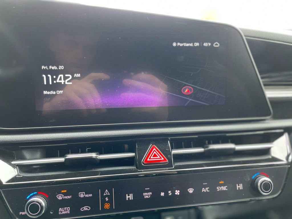 Used 2025 Kia Niro EX image 15