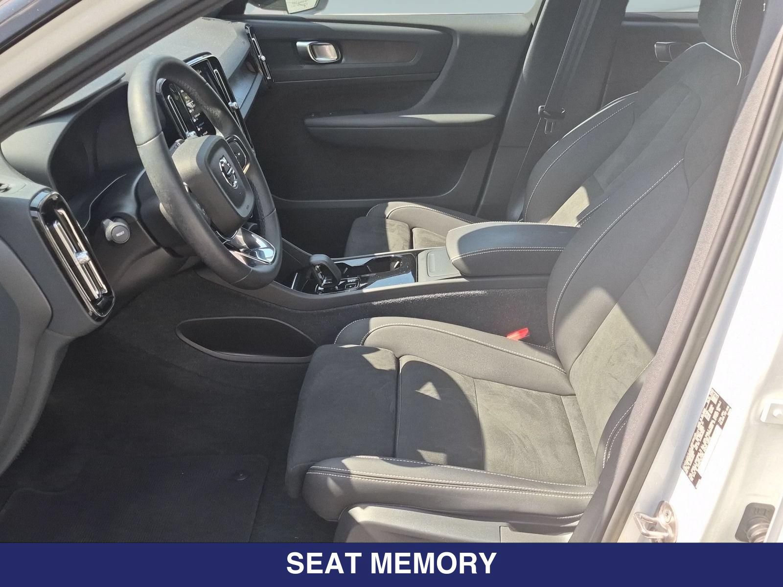 Used 2023 Volvo XC40 Recharge Plus AWD/4WD image 17
