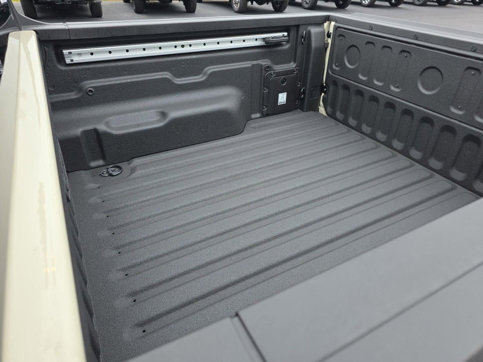 New 2025 Ford Maverick XLT w/ XLT Luxury Package image 25