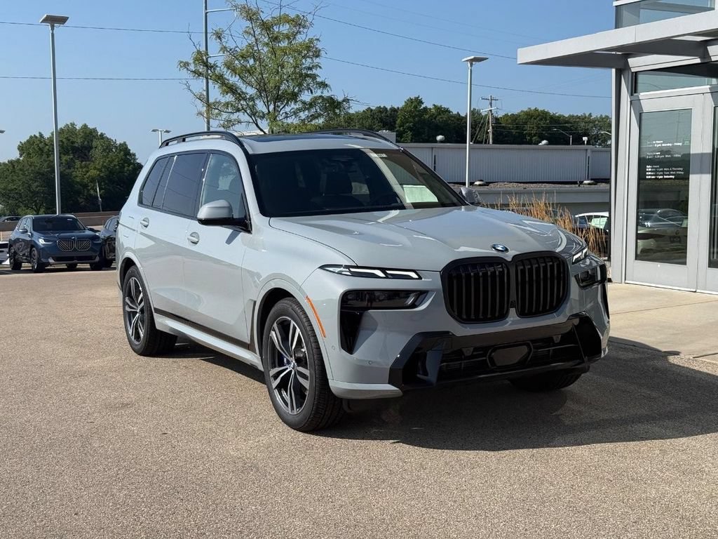 New 2027 BMW X7 xDrive40i w/ M Sport Package AWD/4WD image 1