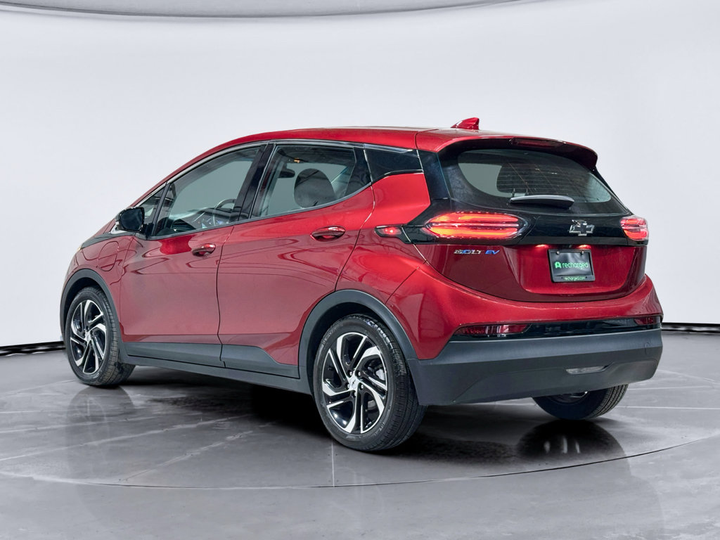 Used 2022 Chevrolet Bolt LT FWD image 2