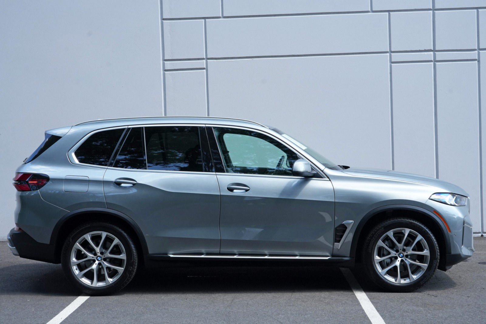 Used 2024 BMW X5 xDrive40i w/ Premium Package AWD/4WD image 55