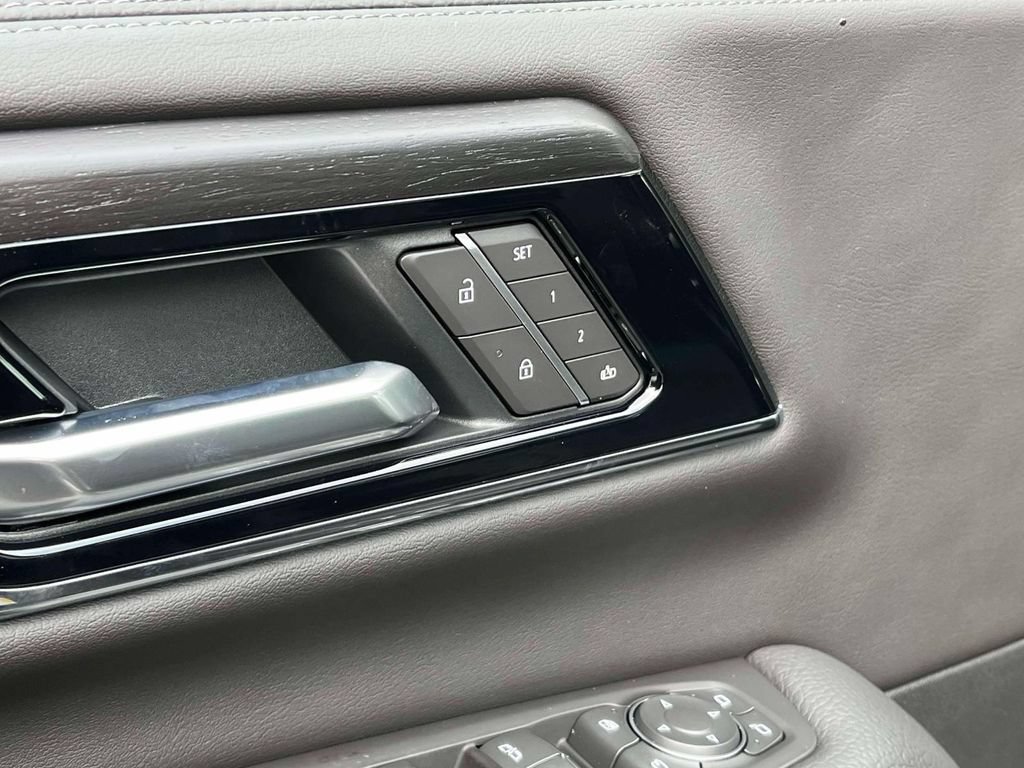 New 2026 GMC Yukon Denali w/ Sun & Power Step Package AWD/4WD image 22