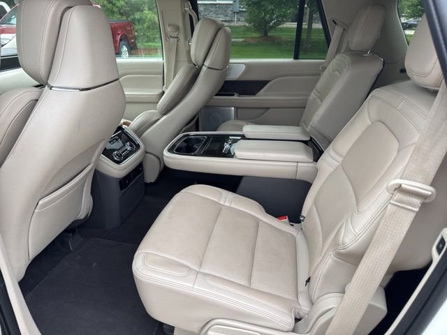 Used 2020 Lincoln Navigator Reserve w/ Luxury Package AWD/4WD image 16