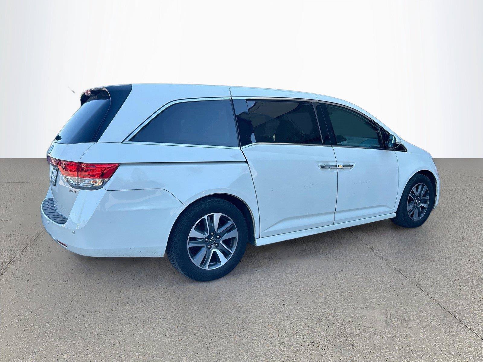 Used 2015 Honda Odyssey Touring image 4