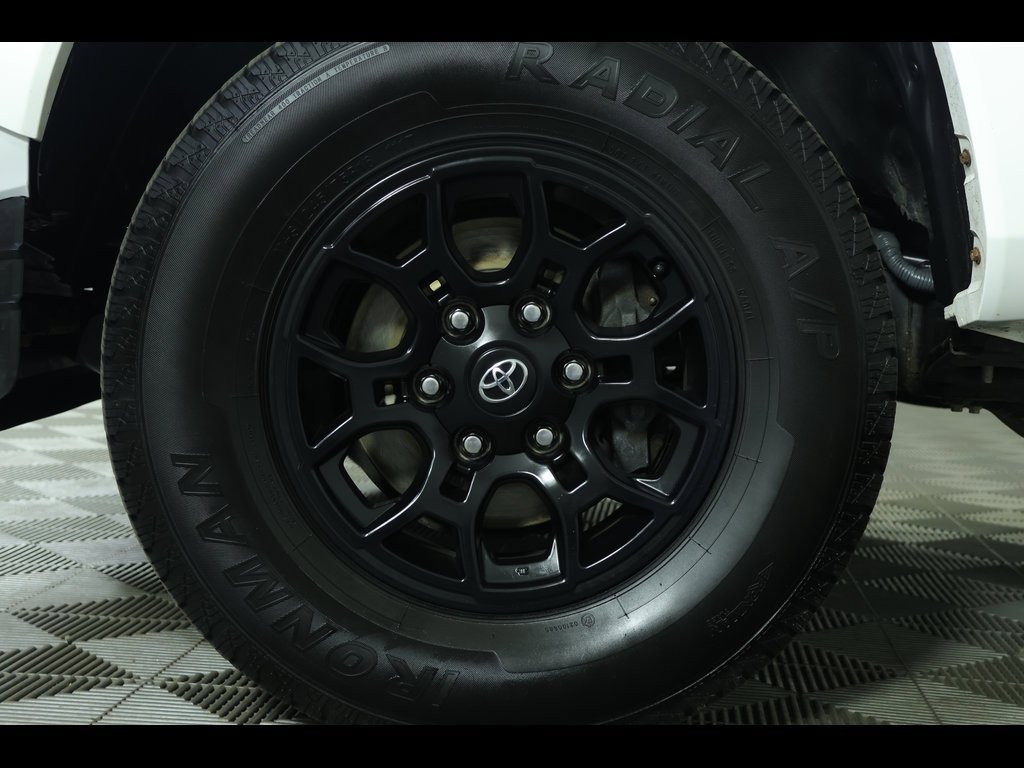 Used 2022 Toyota Tacoma SR5 image 5