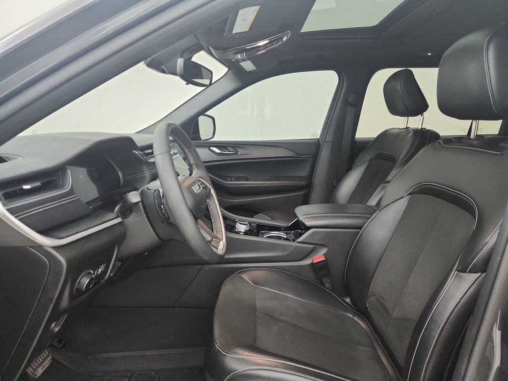 Used 2023 Jeep Grand Cherokee L Laredo AWD/4WD image 20