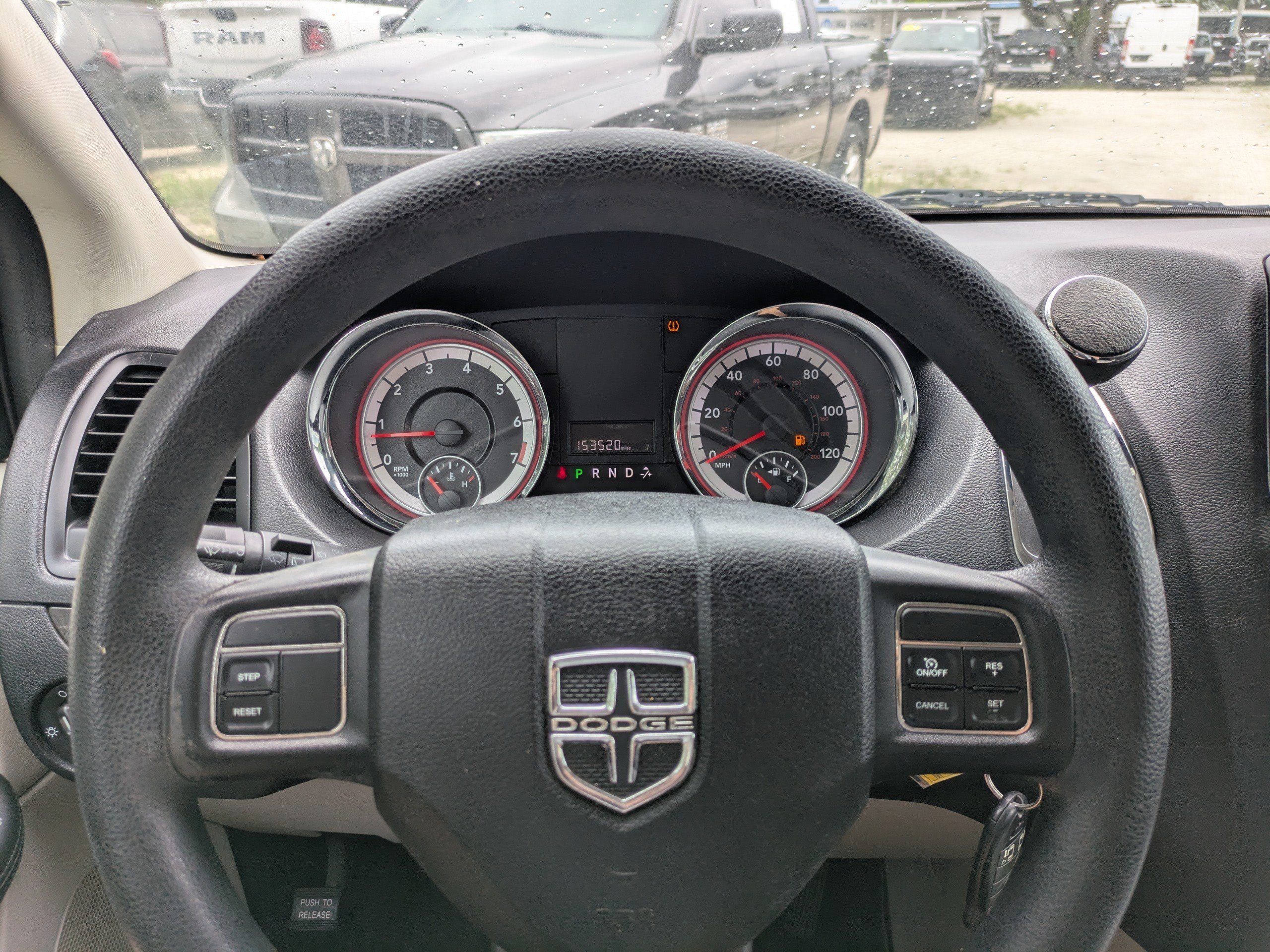 Used 2012 Dodge Grand Caravan SXT FWD image 22