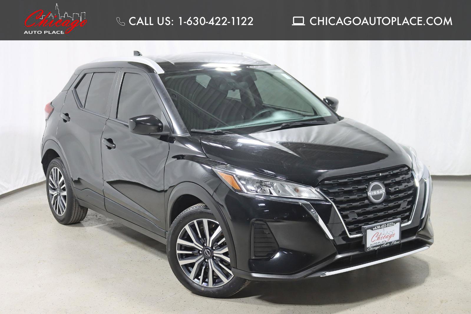 Used 2022 Nissan Kicks SV image 1