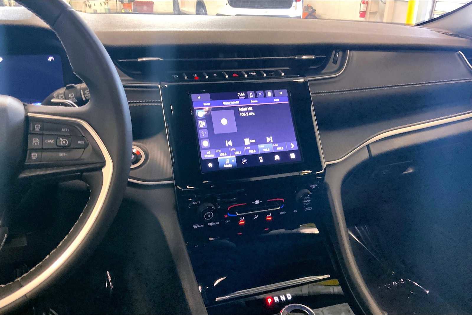 Used 2024 Jeep Grand Cherokee Laredo X w/ Trailer Tow Package image 7