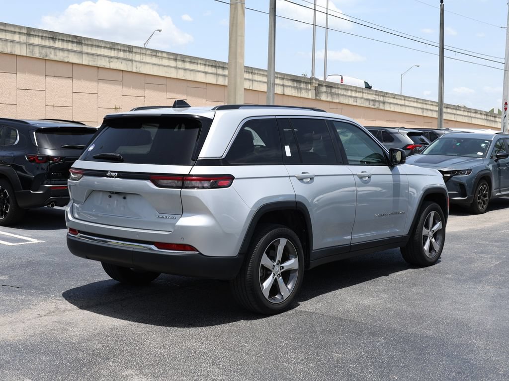 Used 2022 Jeep Grand Cherokee Limited RWD image 4