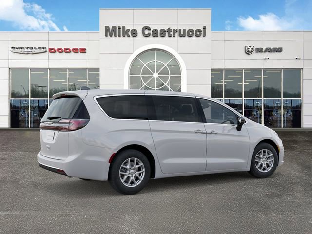 New 2026 Chrysler Pacifica Select FWD image 5