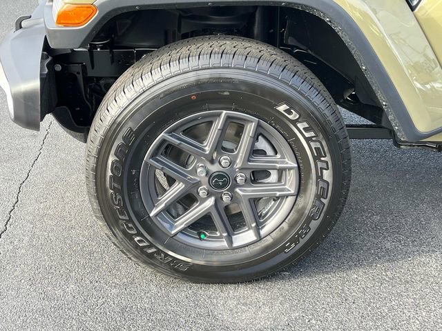 New 2025 Jeep Gladiator Sport image 12