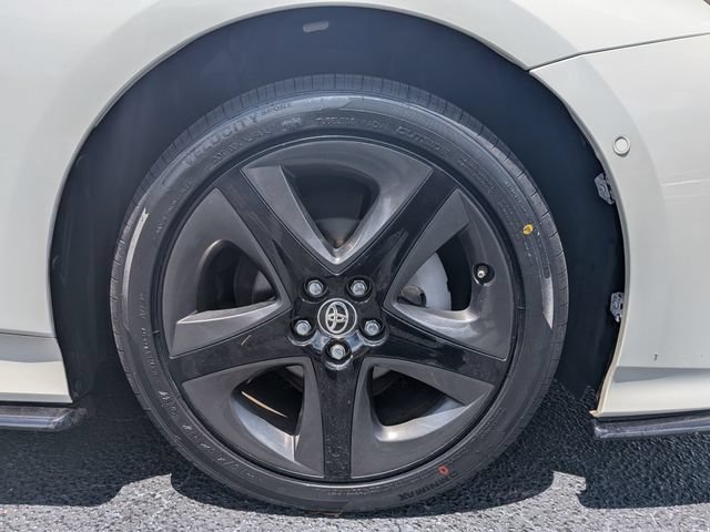 Used 2017 Toyota Prius Four Touring w/ Appearance Package FWD image 12