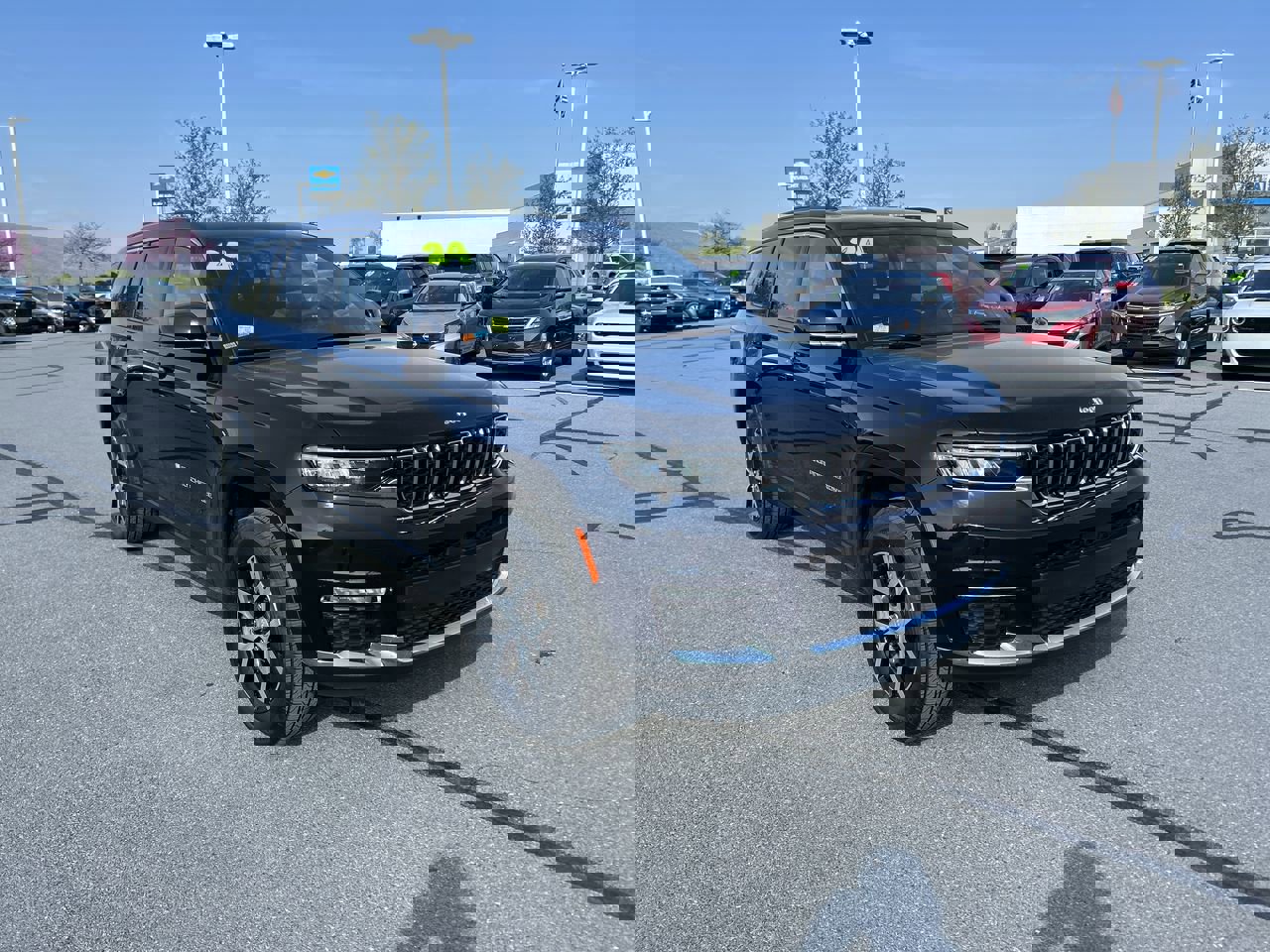 Used 2024 Jeep Grand Cherokee L Limited AWD/4WD image 1