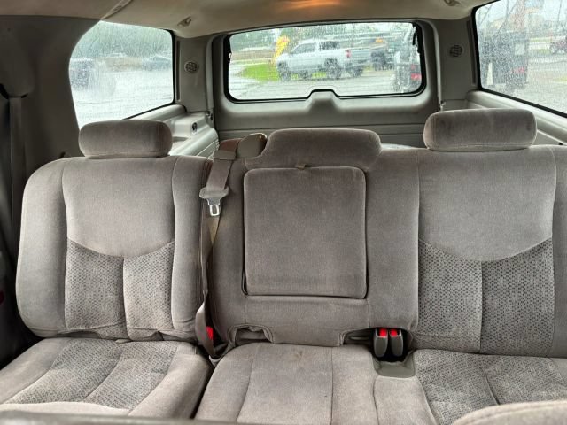 Used 2005 Chevrolet Suburban LS RWD image 14