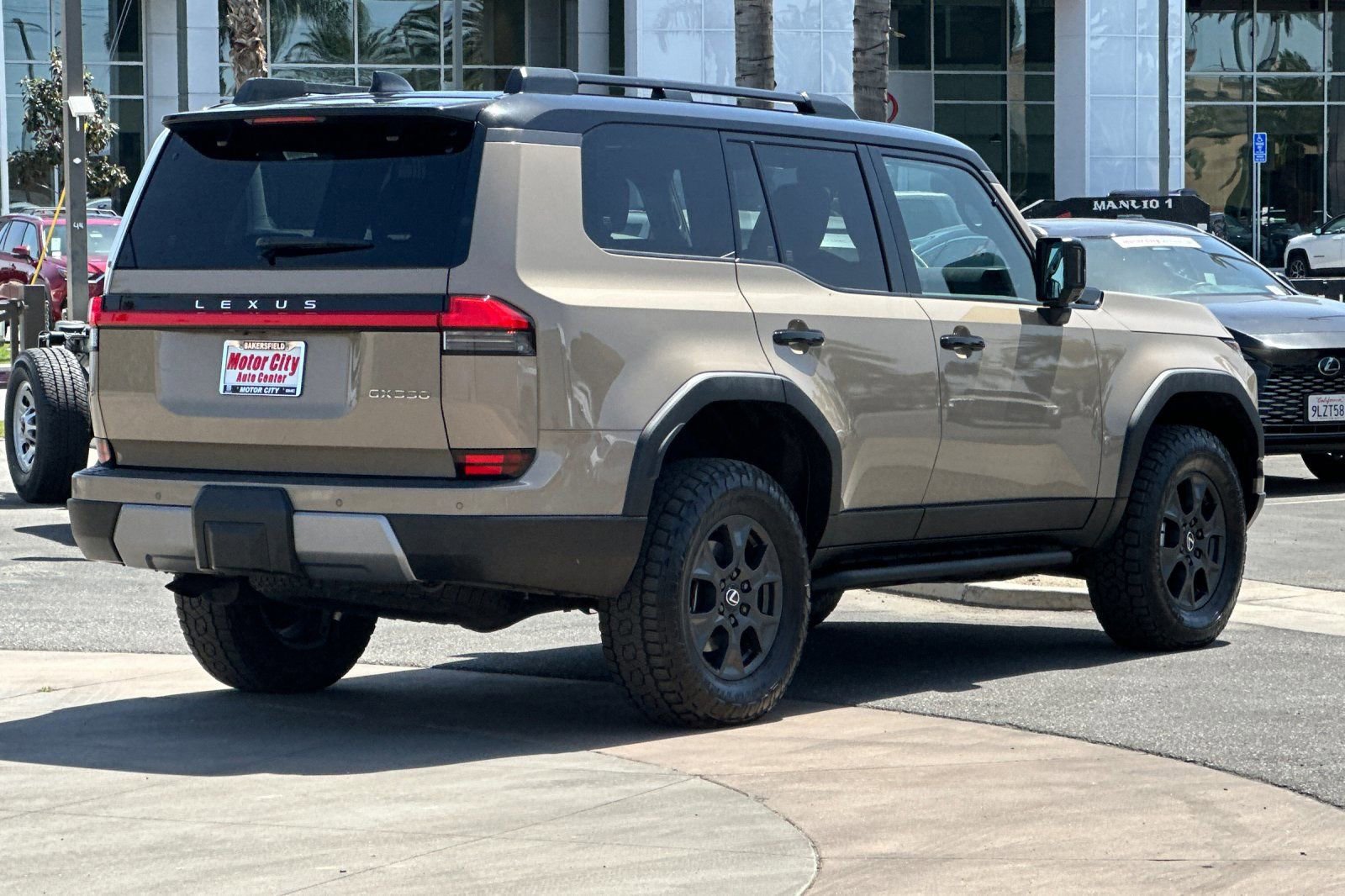 Used 2025 Lexus GX 550 image 4