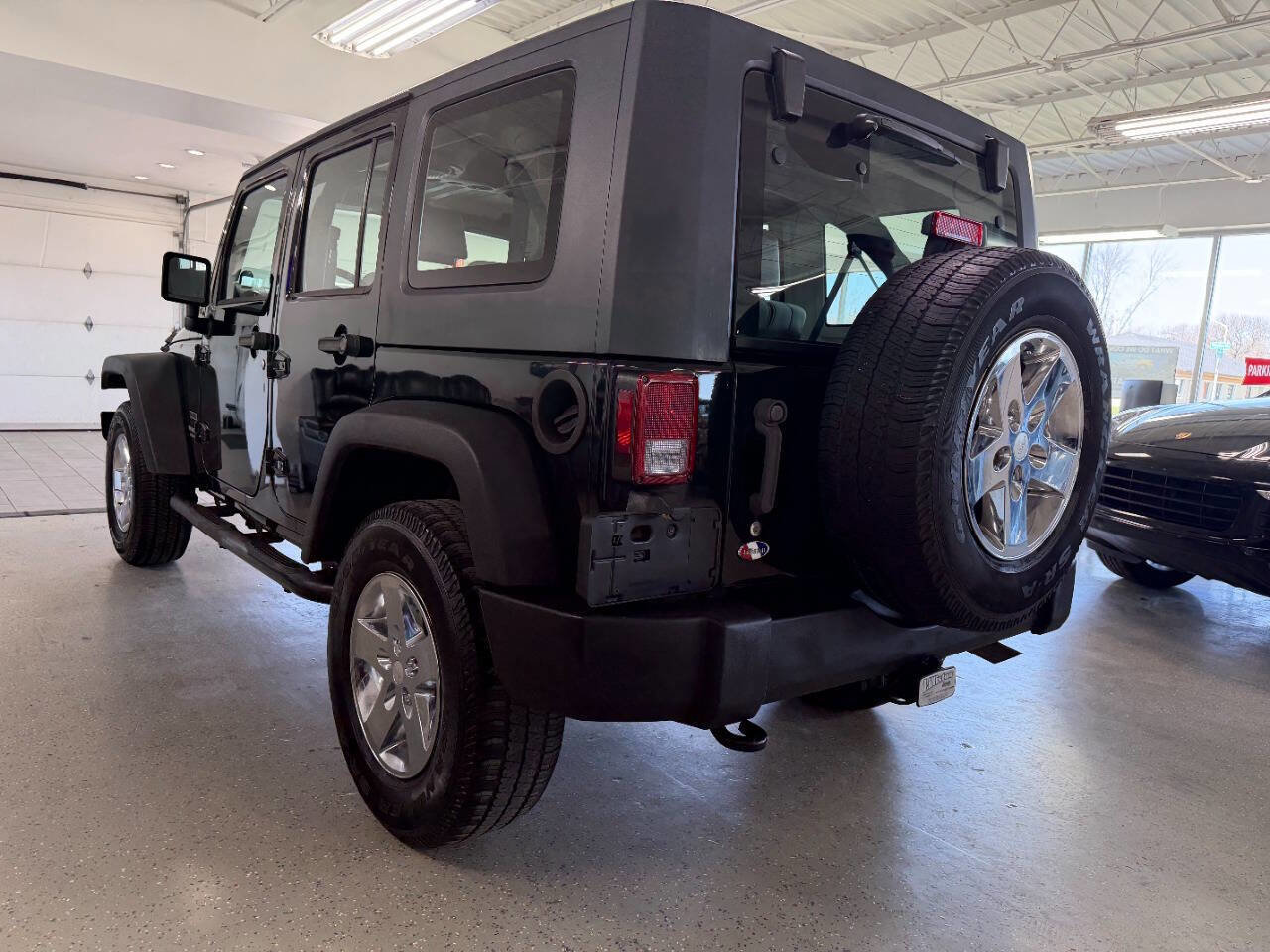 Used 2010 Jeep Wrangler Unlimited Sport image 11