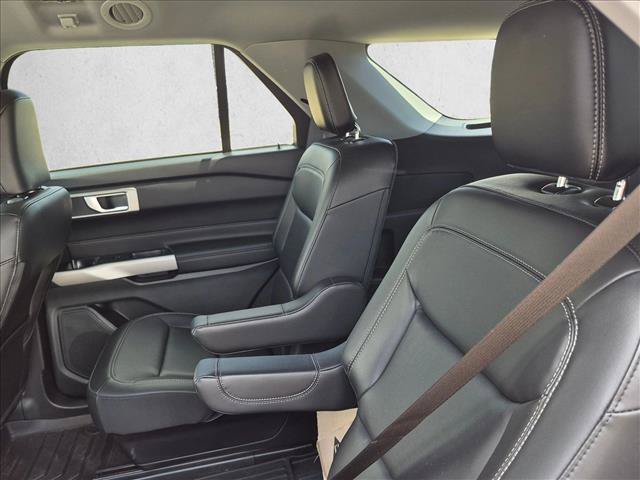 Used 2023 Ford Explorer XLT w/ Equipment Group 202A RWD image 14