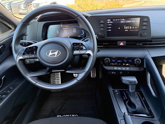 Certified 2025 Hyundai Elantra Sport image 23