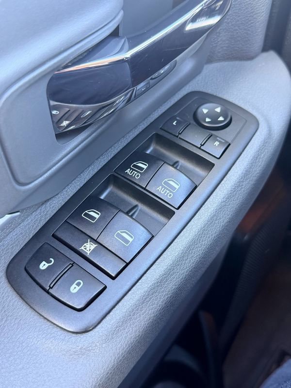 Used 2014 RAM 1500 Classic SLT RWD image 28