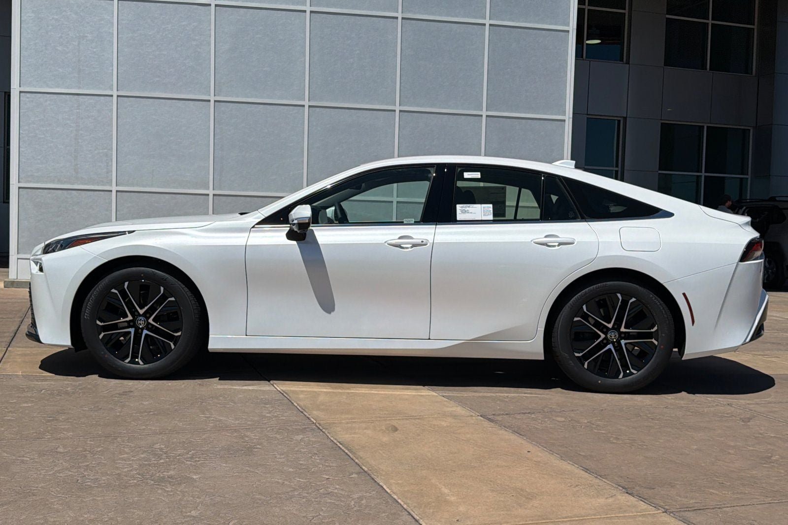 New 2026 Toyota Mirai RWD image 7