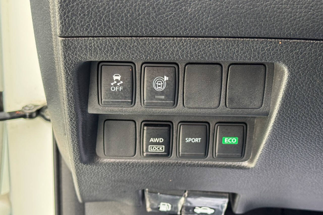 Used 2017 Nissan Rogue S AWD/4WD image 21