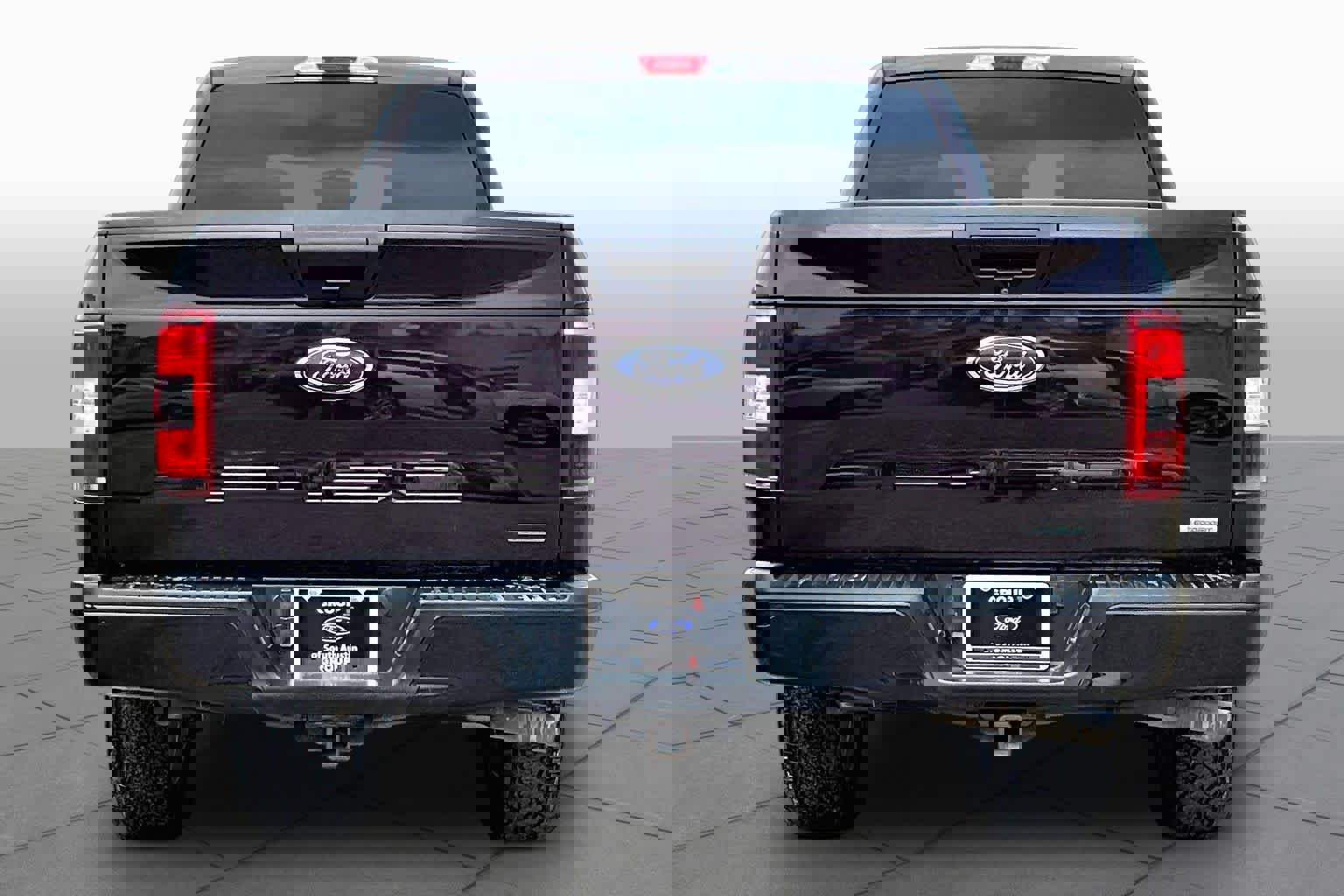 Used 2018 Ford F150 XL w/ Equipment Group 101A Mid AWD/4WD image 4