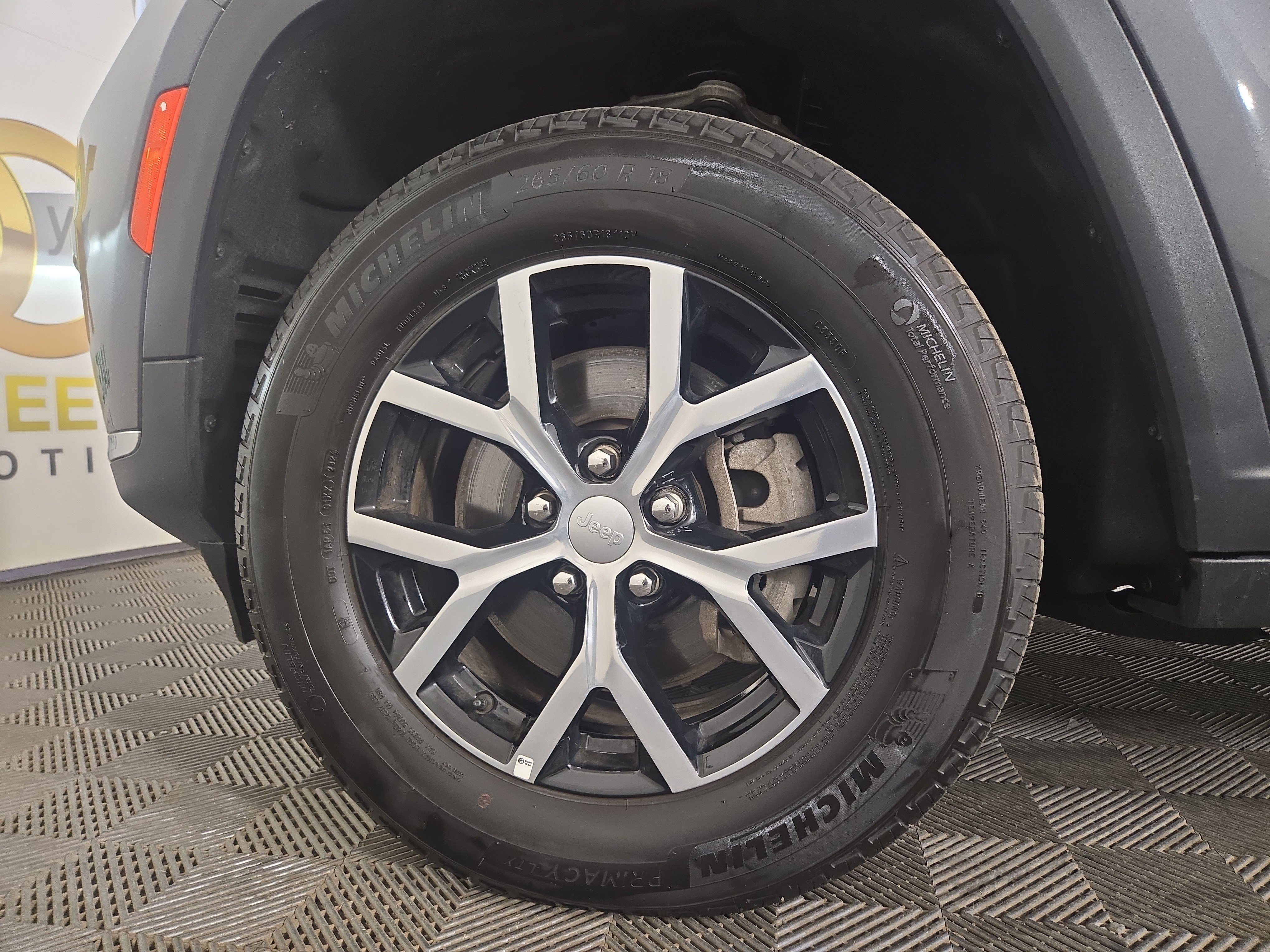 Certified 2024 Jeep Grand Cherokee L Limited image 39