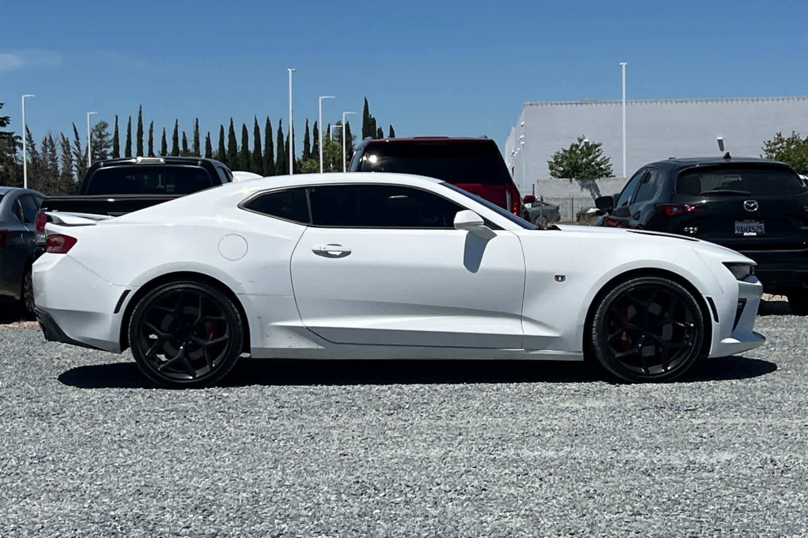 Used 2016 Chevrolet Camaro SS RWD image 9