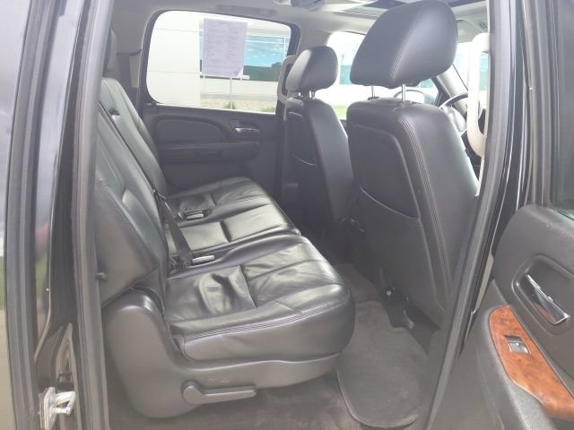 Used 2012 Chevrolet Suburban LT w/ Luxury Package AWD/4WD image 10
