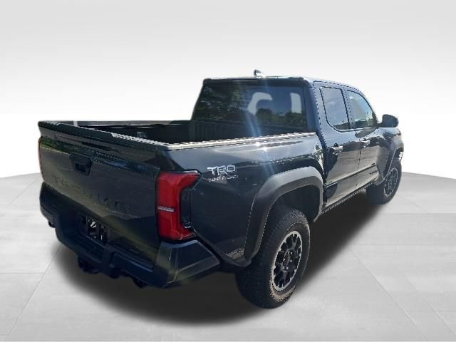 Used 2025 Toyota Tacoma TRD Off-Road AWD/4WD image 6