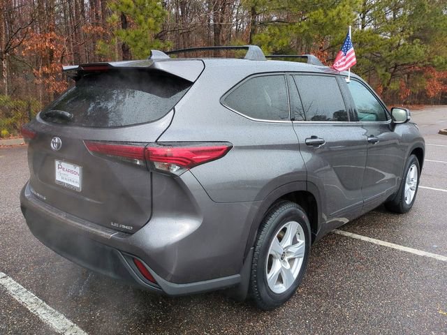 Used 2021 Toyota Highlander LE image 4