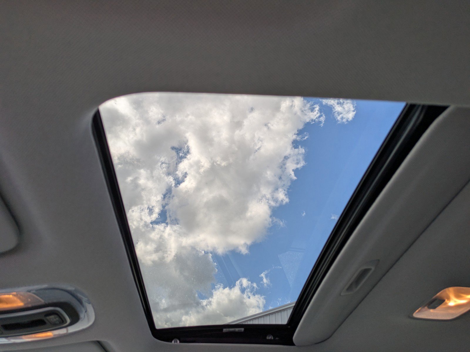 Used 2025 Hyundai Elantra Limited image 19