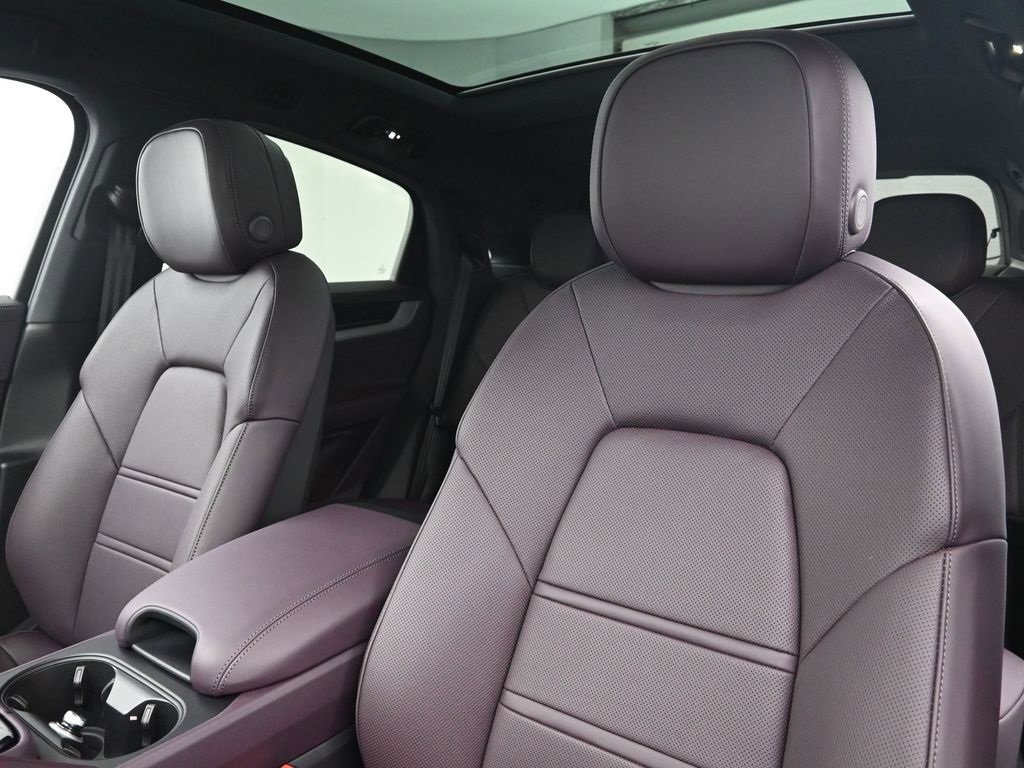 New 2026 Porsche Cayenne Coupe image 5