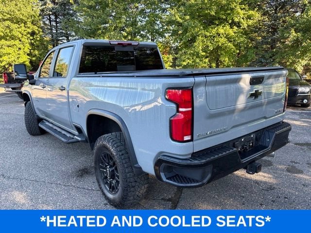 Used 2025 Chevrolet Silverado 2500 ZR2 w/ Technology Package AWD/4WD image 5