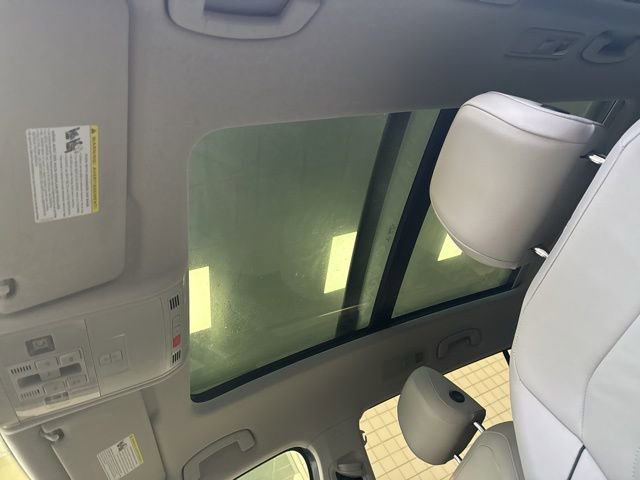 Used 2018 Volkswagen Tiguan SEL Premium image 14