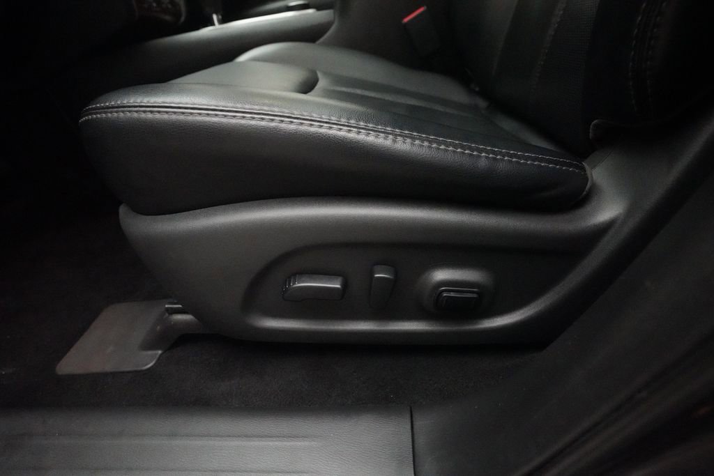 Used 2018 Nissan Pathfinder Platinum AWD/4WD image 31