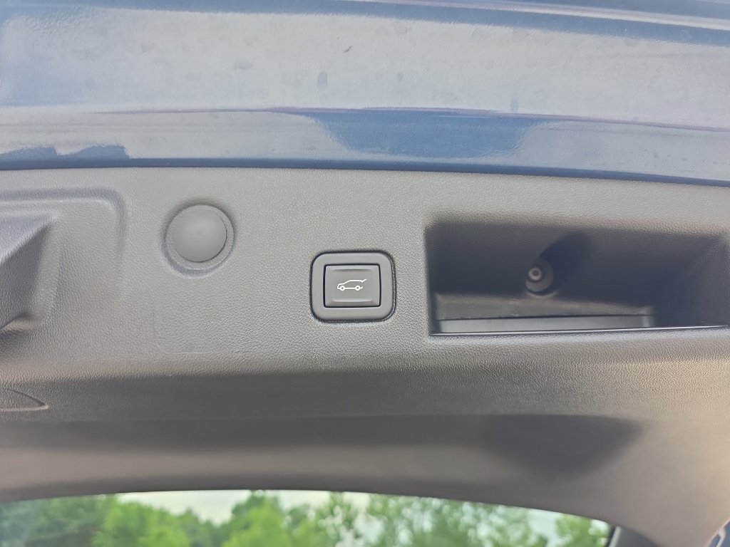 Used 2024 Chevrolet Equinox LT w/ LPO, Floor Liner Package FWD image 19