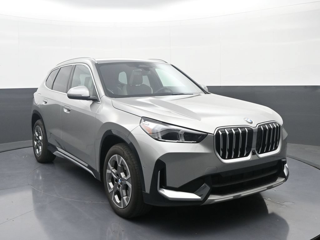 New 2026 BMW X1 xDrive28i w/ Technology Package AWD/4WD image 3