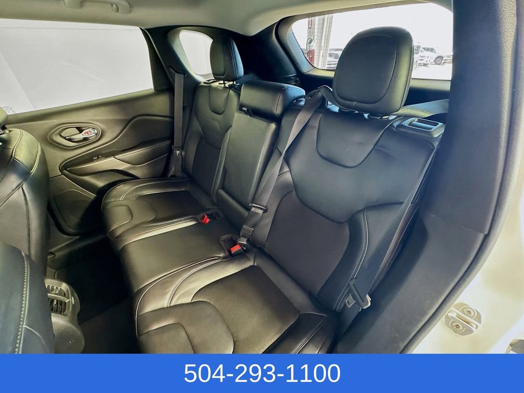 Used 2020 Jeep Cherokee Latitude Plus FWD image 25