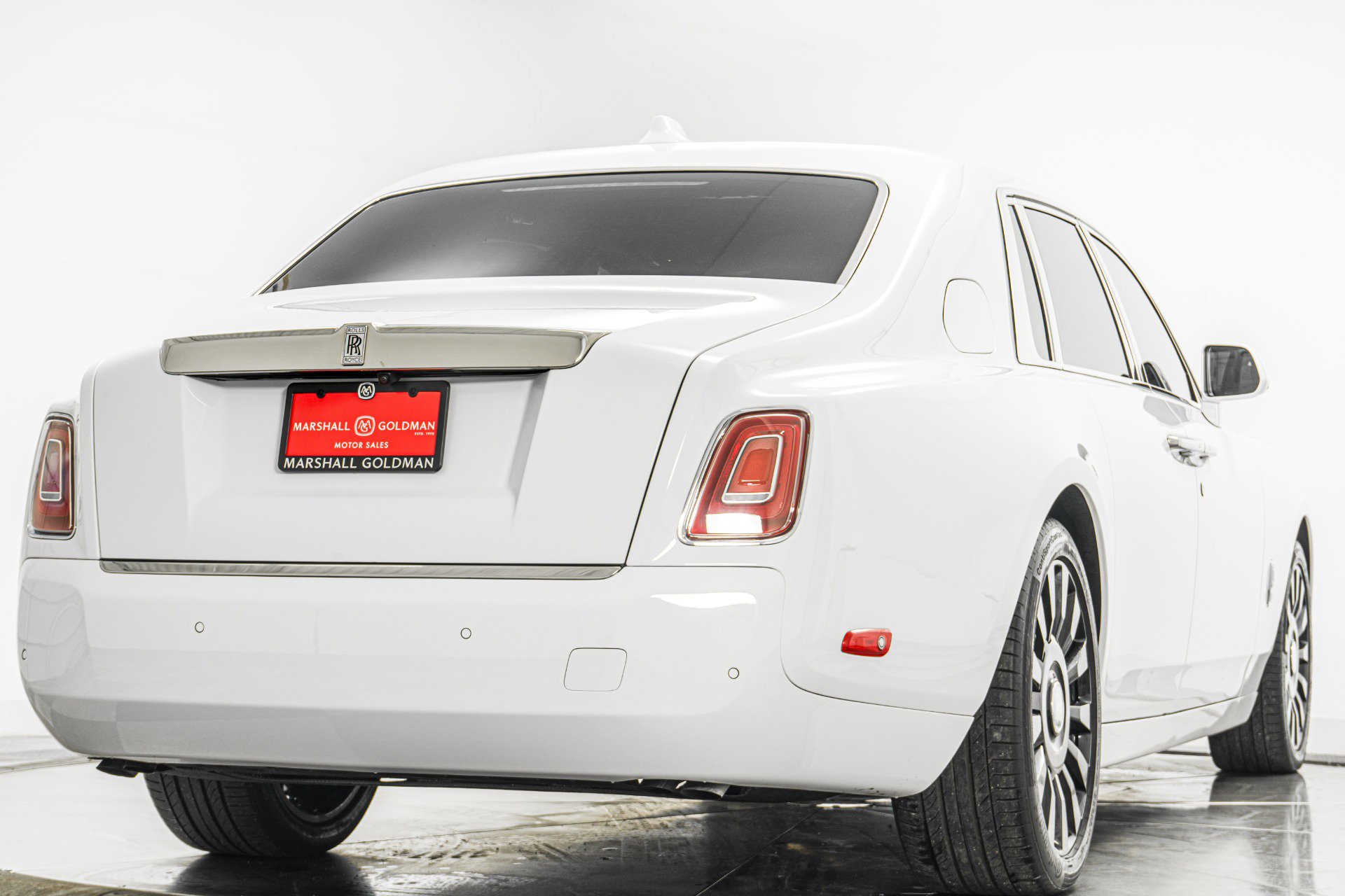 Used 2023 Rolls-Royce Phantom Sedan image 9