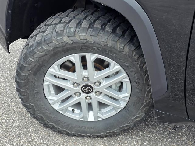 Used 2023 Toyota Tundra SR5 w/ SR5 Premium Package AWD/4WD image 35