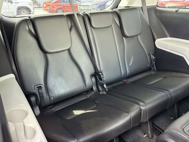 Used 2024 Kia Carnival EX image 22