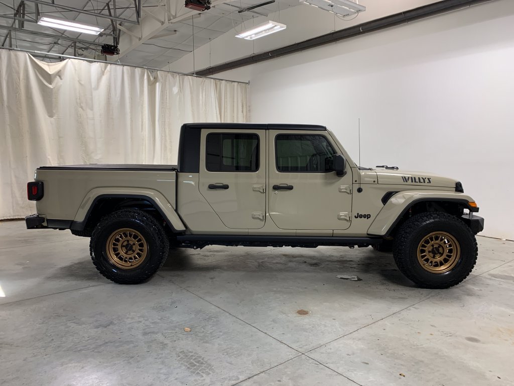 Used 2022 Jeep Gladiator Sport AWD/4WD image 11
