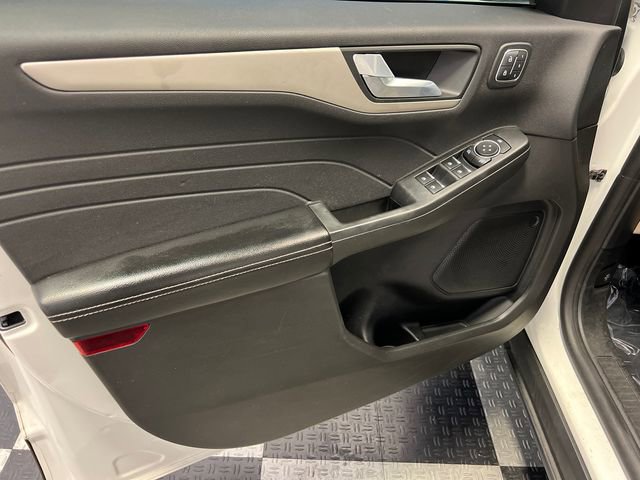 Used 2022 Ford Escape SEL w/ Technology Package image 8