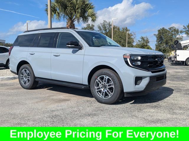 New 2025 Ford Expedition Active RWD image 3
